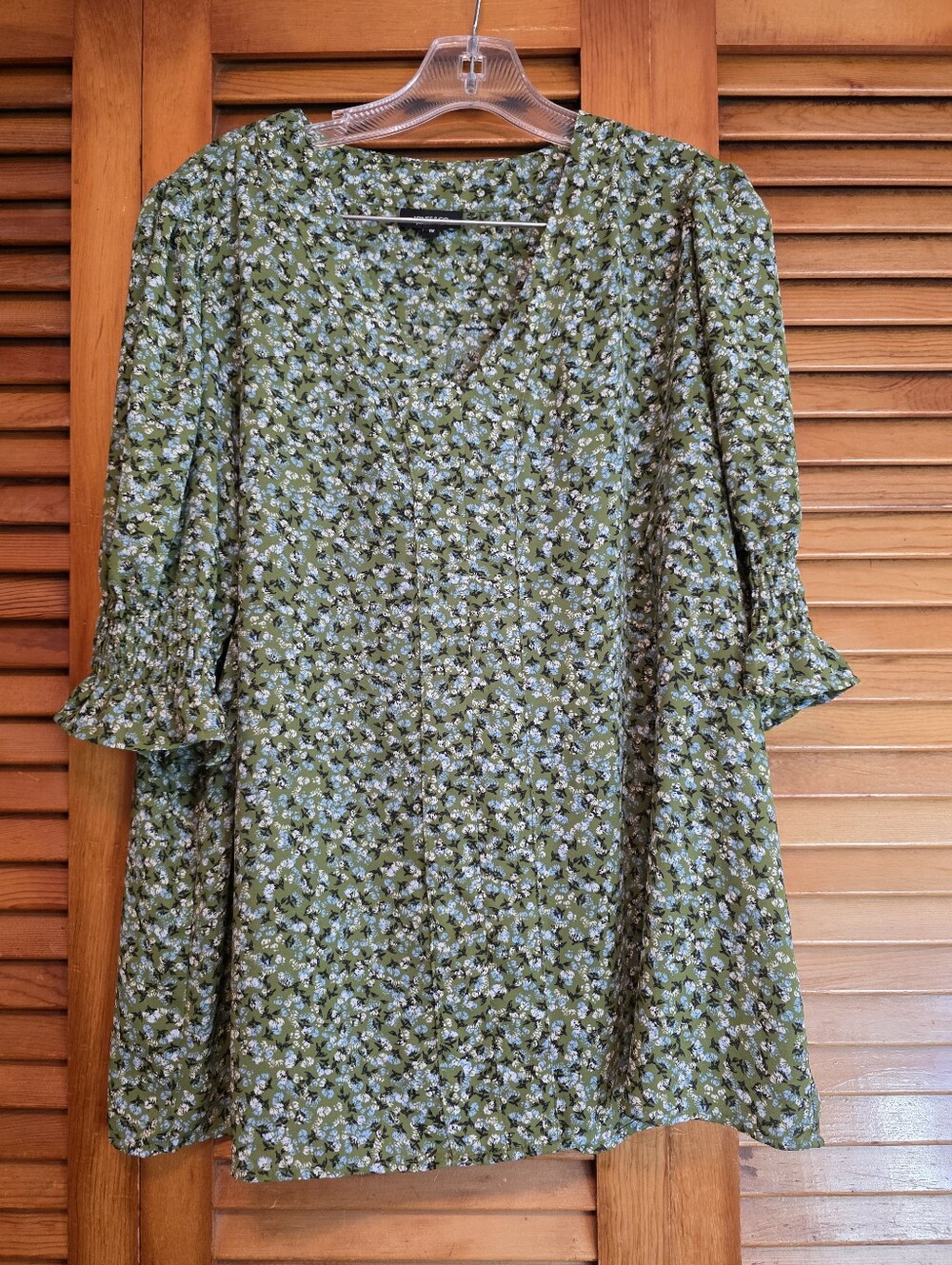 Jones & Co Plus Size 1X Blouse Green Blue Floral Short Sleeve Pleated Back Tunic
